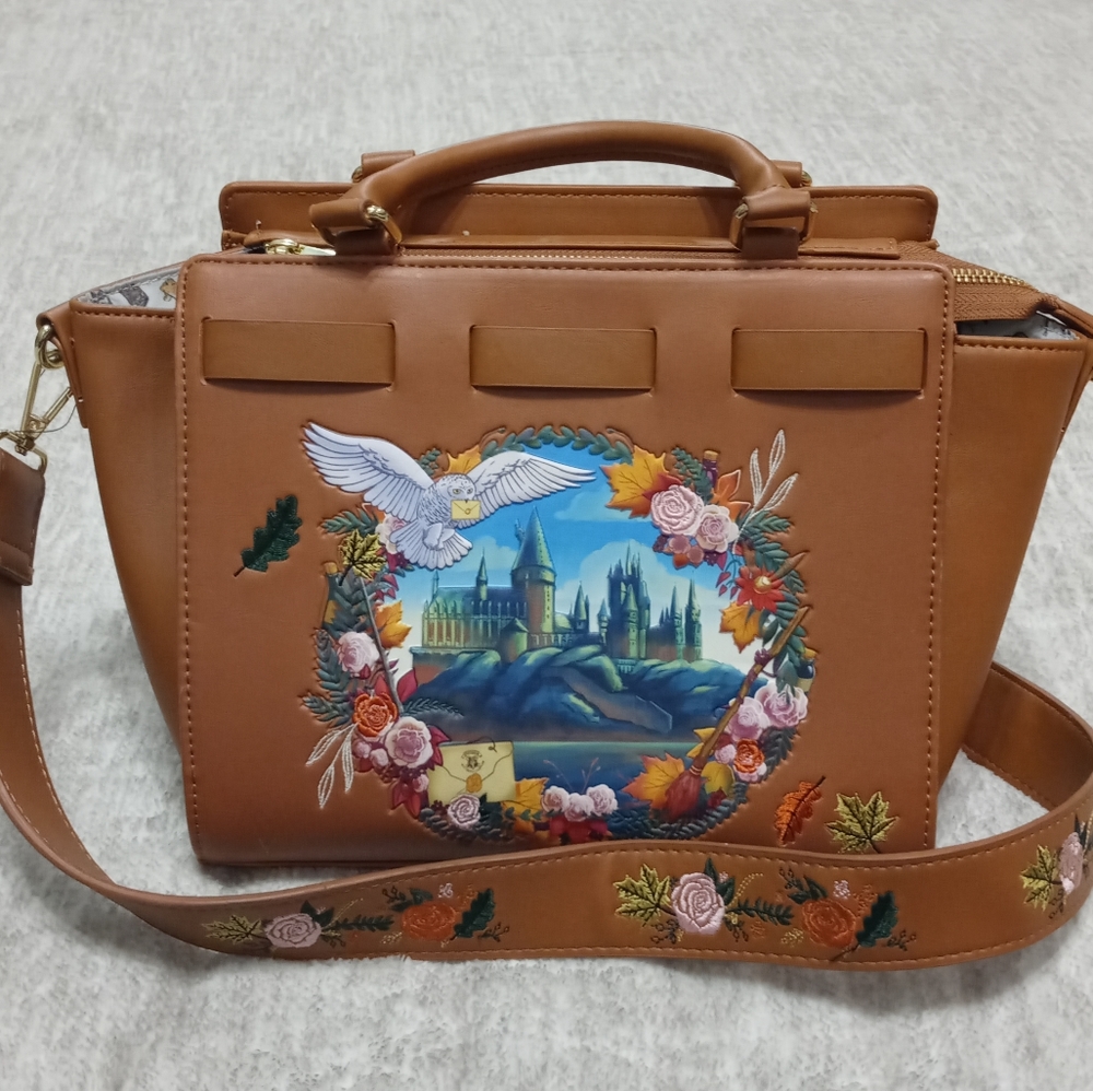 Her Universe Harry Potter Hogwarts Hedwig Purse Bag
